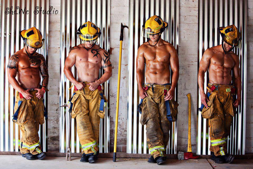 The_Book_Queen's tweet photo. I'll take one of each, please . . . #BloggerBattles #ManWars
@herdingcats2012 http://t.co/ujgkCx7voQ