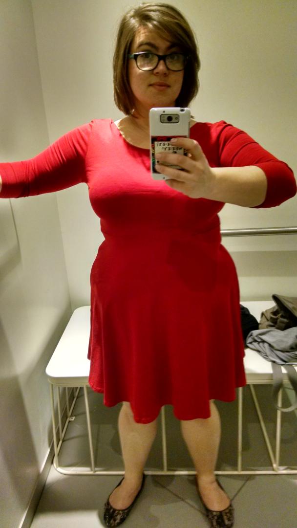 emyuhlie's tweet photo. fuck you, fashion industry. i look cute as hell in this dress. #shoppingwhilefat http://t.co/lfkyJNLAms