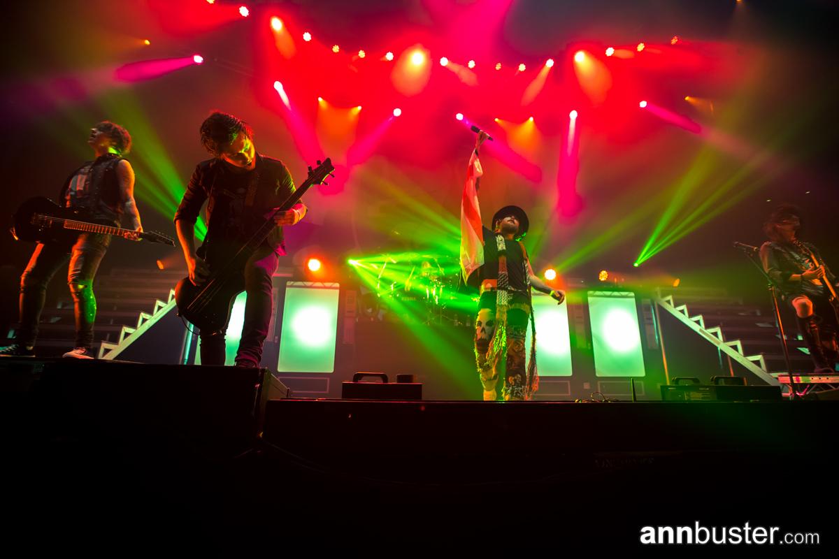 #AAFamily! "Moving On" landed #12 on <a href="/SXMOctane/">SXMOctane</a>'s Big 'Uns Top 30 songs of 2014. Thanks for voting!