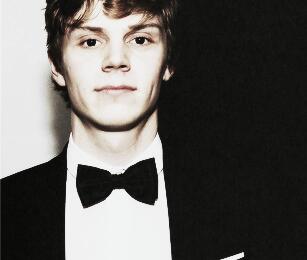  HAPPY BIRTHDAY LOVE, I DEDICATE THIS EVAN PETERS TO YOU. HAPPY 15 ILY  