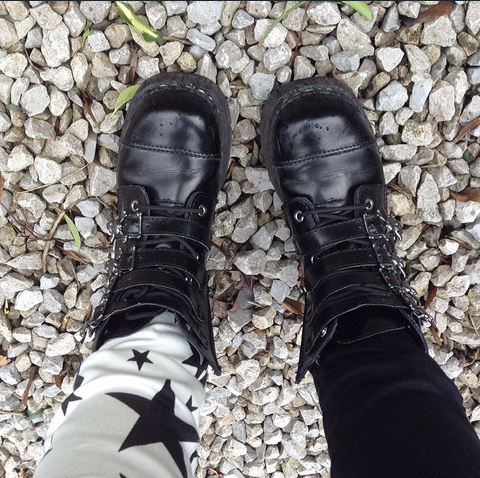 trippnyc's tweet photo. Our split leg jeans on @amberatlantis have us seeing stars! #trippnyc #splitjeans #stars #skinnyjeans #altfashion http://t.co/jwWZJpvhoA