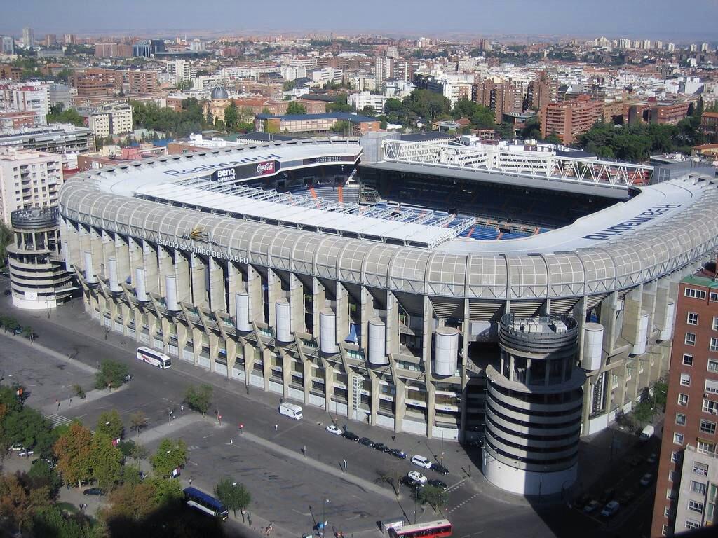 em_saenzy's tweet photo. Santiago Bernabeu ✨ #AlwaysWantedToGoToSpain ✈️ #MightNotBeStoppinHere #ButImGoing http://t.co/D44K6wyjtm