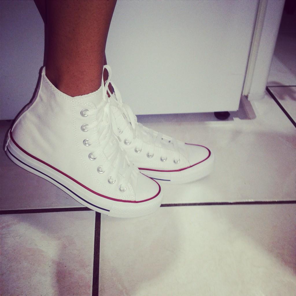 NarainRene7's tweet photo. #converse #chucktaylor #allstar #bestfootforward ;) http://t.co/cNtNJIErA2