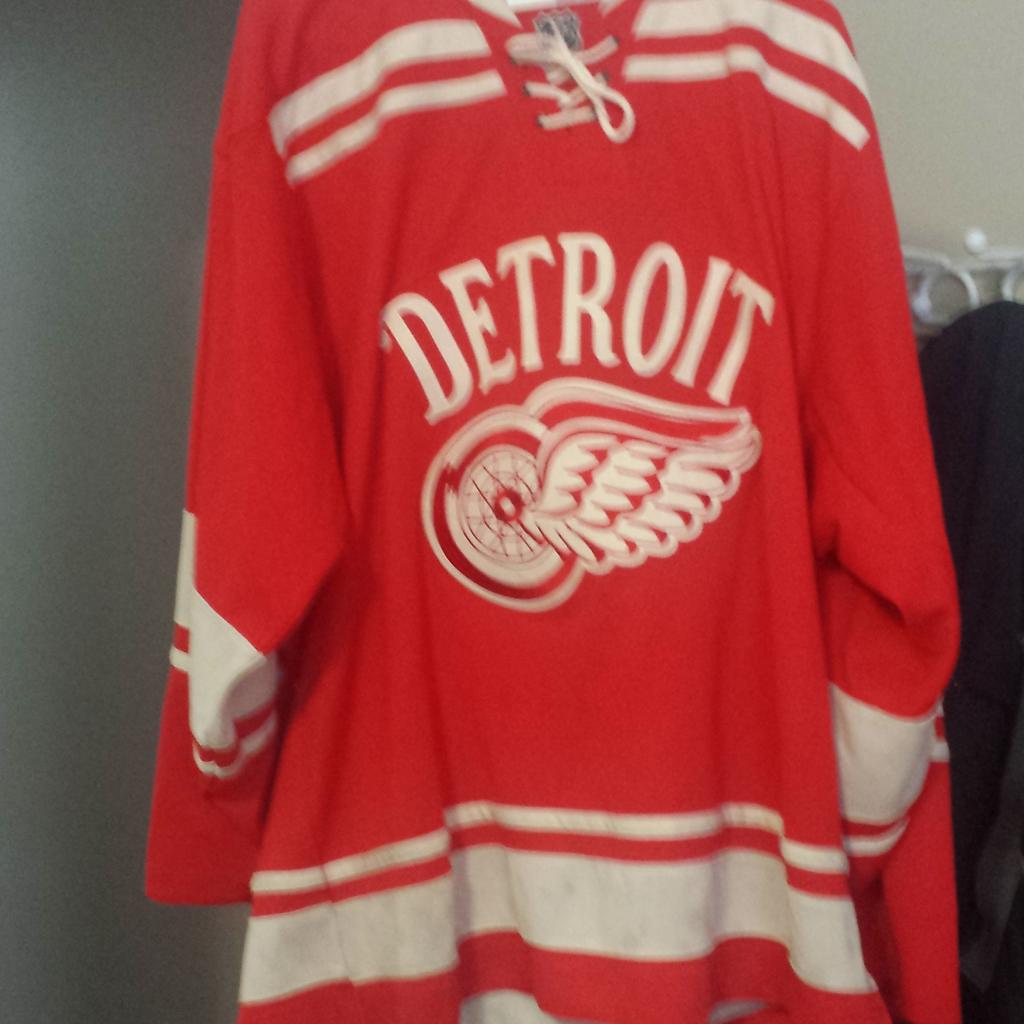 Getting ready to see my boys play tonight at rexall place #redwings #13 @ChefTonyLe <a href="/DetroitRedWings/">Detroit Red Wings</a> <a href="/Datsyuk13/">Pavel Datsyuk</a>