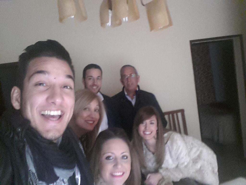 Jonagl27's tweet photo. día de reyes en familia!! @aarandonga http://t.co/xl7AKHzmV4