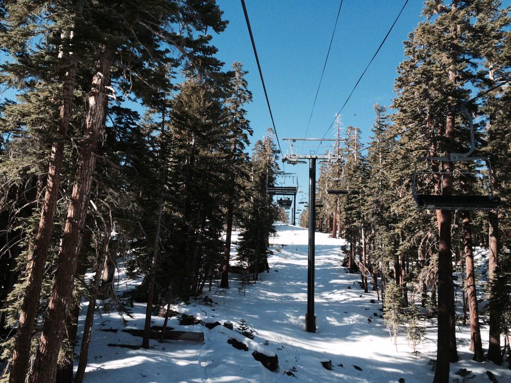 SusanHirasuna's tweet image. Spring skiing in January WT? #NoJacketNeeded #&amp;lt;3Mammoth