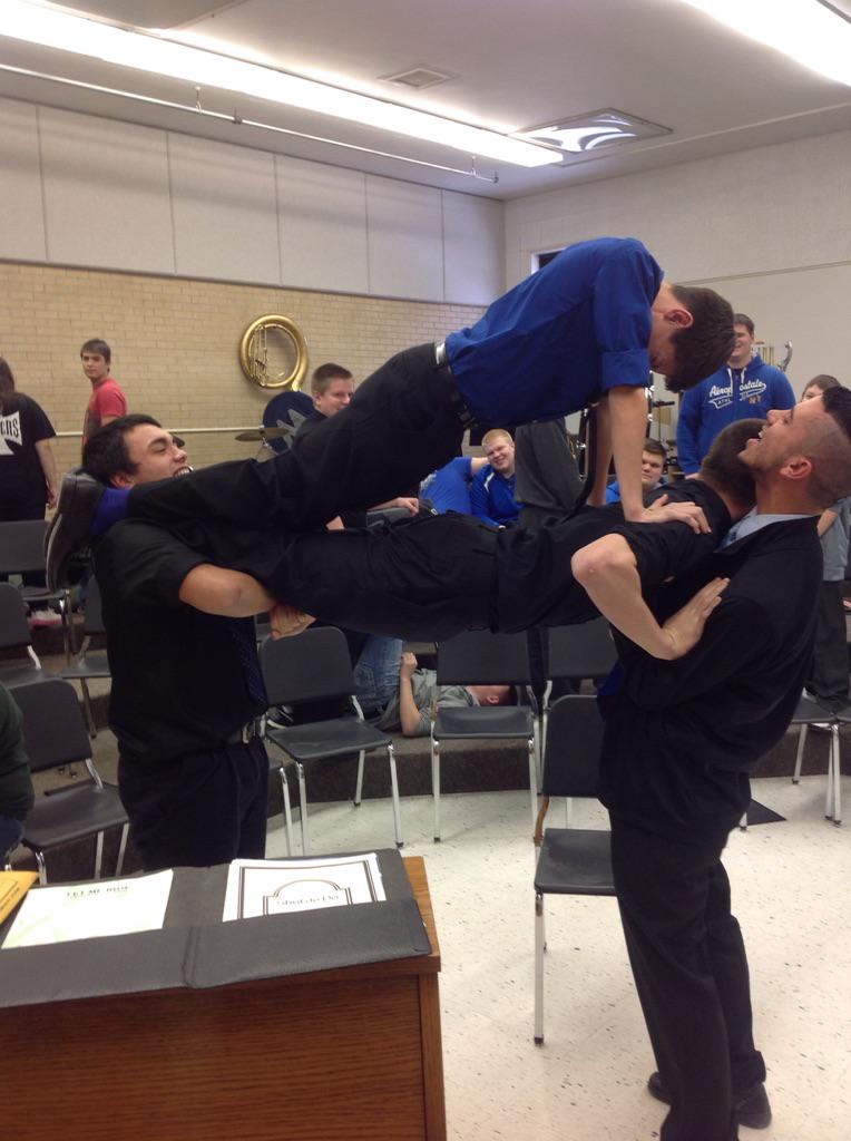 mrsbraunagel's tweet image. Music symbol review in choir today: make a musical symbol! #sixteenthnotes #extrapointsforholdingthispose