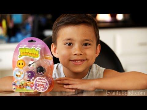 MarketRedirect's tweet image. Moshi Monsters Series 2 Blister Pack w/ Ultra Rare and Green Sparkly vid.staged.com/B1Mm #staged