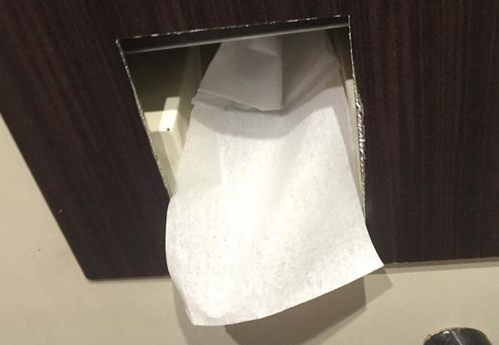 UPI's tweet photo. Virgin rescues @AdamPlaysYT in bathroom train emergency #nosquaretospare
http://t.co/bWcYeWHQ5u http://t.co/67xPjMUygP