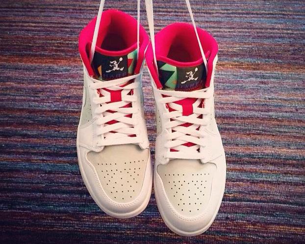 RepairedLife's tweet photo. "@nikeblog: Rabbit Redux: Air Jordan 1 "Hare" returns in 2015. http://t.co/DI5oN4PKIn http://t.co/CHgqstgPhF" copping! Dope 1s!