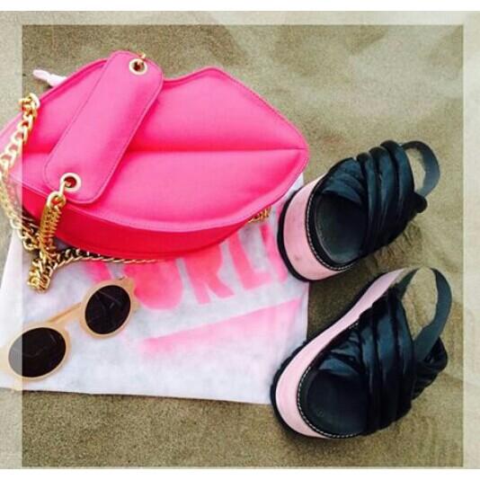 OrliBags's tweet photo. #summer #orlibags #kiss en la tienda on line http://t.co/BhHKxzWf3M Sigue la promo 3 productos+ bolso de regalo!! http://t.co/AVobTL2k9U