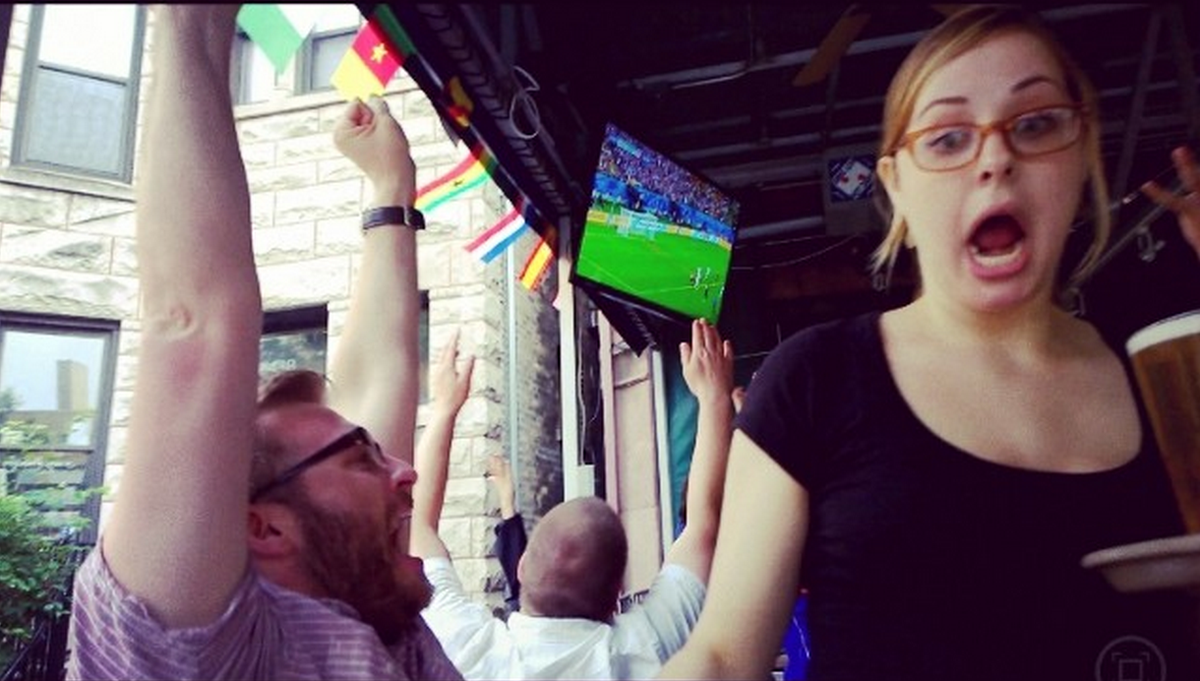 dev_macd's tweet photo. My face after the @Jermainejunior WC goal: pure elation. Our waitress's face: pure terror. @AmericanOutlaws #EAVIP http://t.co/vOVTta4aST