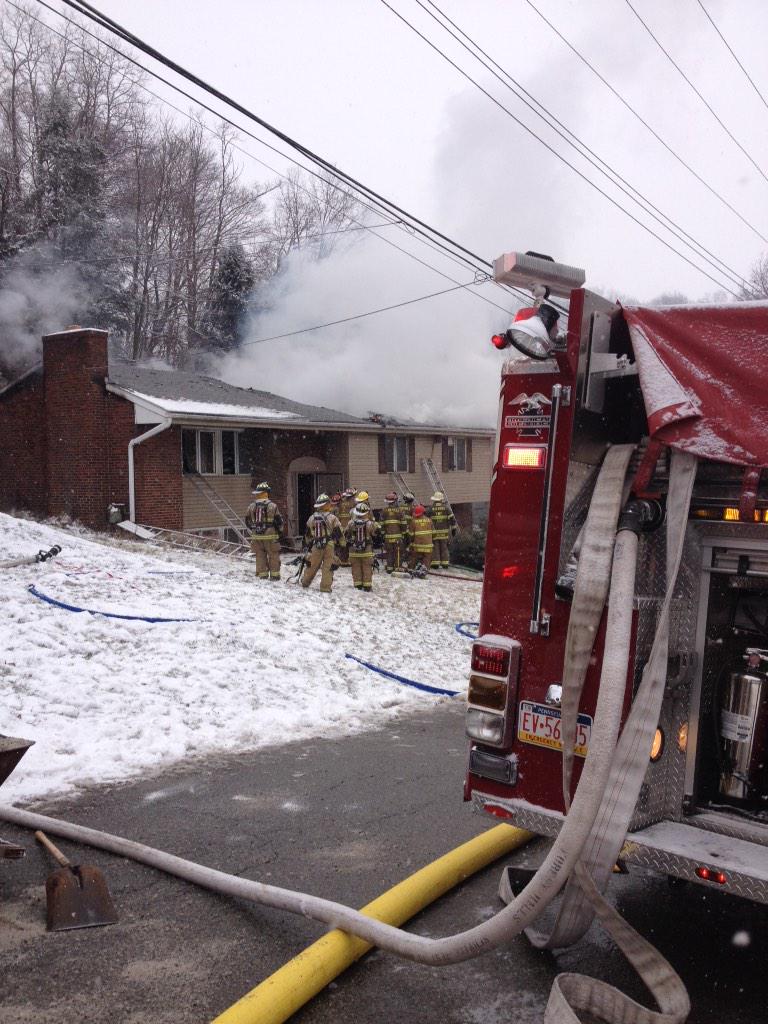 ForestHillsVFD's tweet photo. The Volunteers assisted Churchill this morning with a 2 Alarm fire on Kings Dale Rd http://t.co/uNYNpsKawK