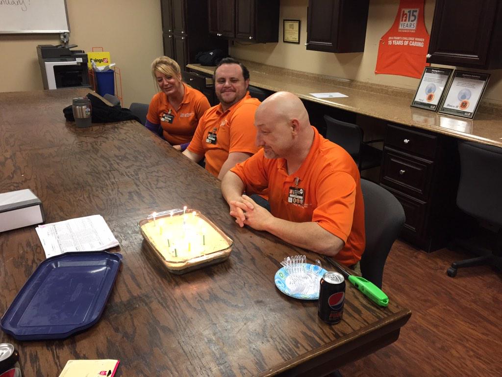 JoeNovotnyHBL's tweet photo. Happy Birthday Larry #MET3609 #THD3609 @StacyWaltonTHD @JoeManteHD http://t.co/d28gZ18Af3