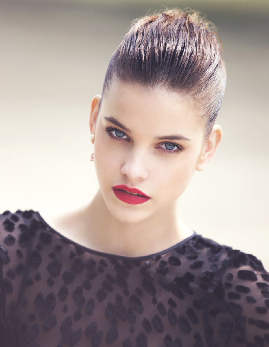 Drawitsgomez's tweet image. La hermana de mi mejor amigo Luke, Carol siempre luciendo tan bella 😉👋💋