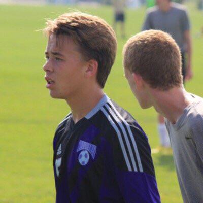 bringbackbuffal's tweet image. All this kid wants is a buffalo chicken sandwich, and you took that away. Bring back buffalo chicken sandwich NOW.