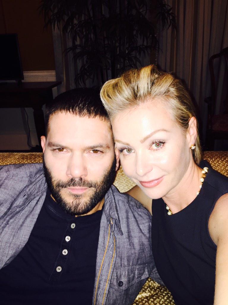 portiaderossi's tweet photo. Lizzie Bear is back on set. And she's not the only bear. #Scandal http://t.co/iBUqK44lYV