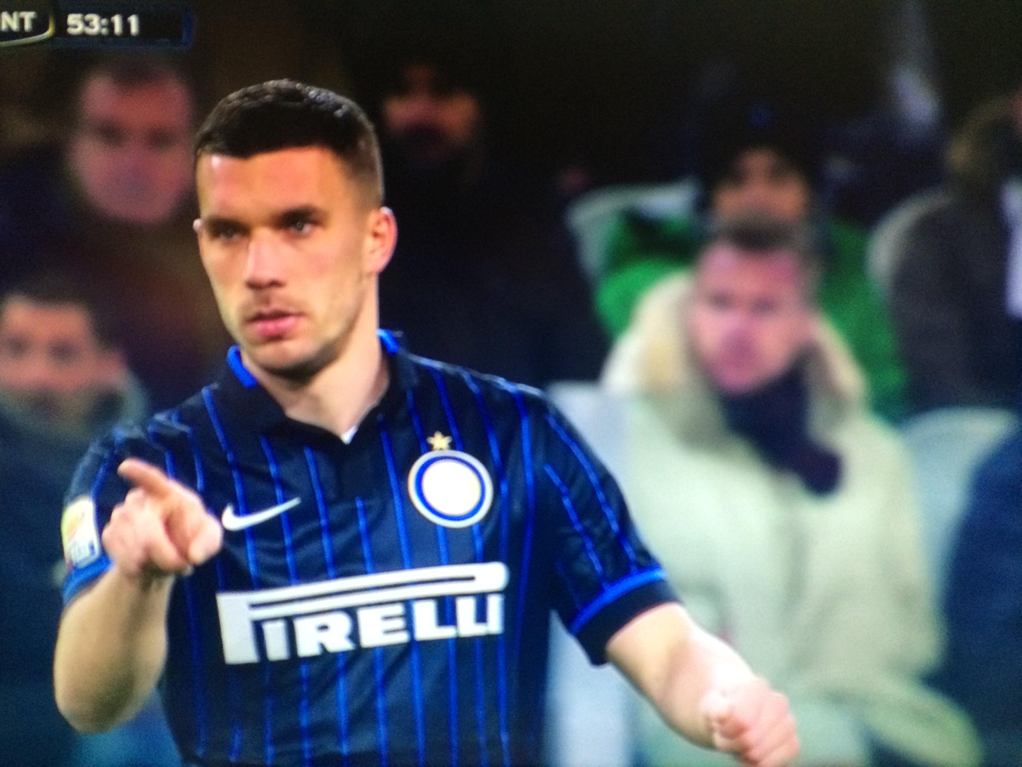 B6siryxCIAISpQ2.jpg:large