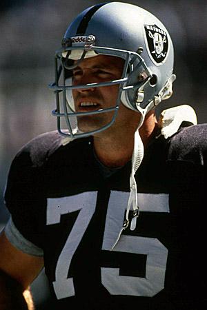 Happy birthday to legend and Howie Long! 