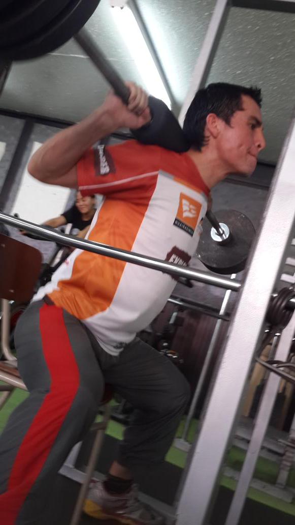 JAVIER100KM's tweet photo. Haciendo lo que mas nos gusta full deporte  en gim @BaloncestoUTE creando una hipertrofia muscular @somosUTE http://t.co/he4fwiRLFz
