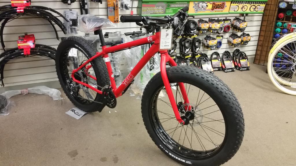 CambridgeBikeEx's tweet photo. Got the F@e built today, come check it out! #FatBikes @sebikes http://t.co/5EbJDP5Jjv