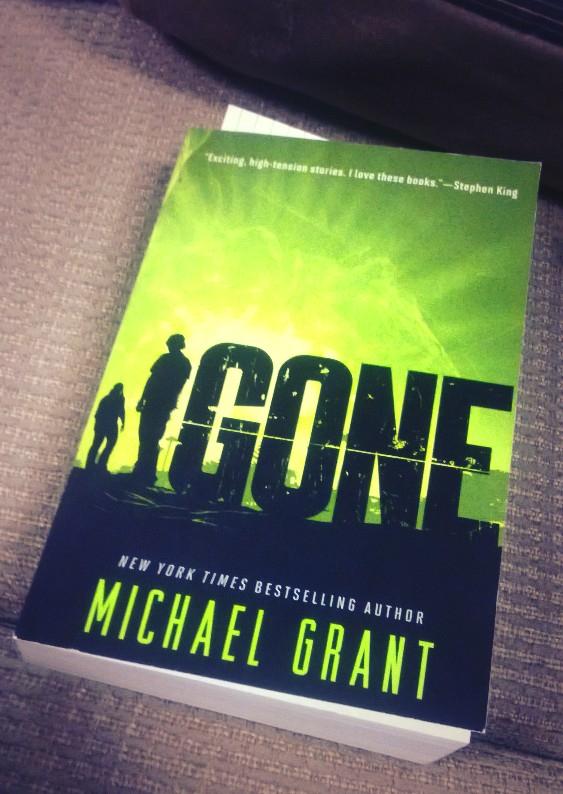 Da_S_Hanks's tweet photo. #First2015Read Just got this today from my friend for by birthday! I can't wait to start reading it!! @EpicReads http://t.co/4vqPxKxzBK