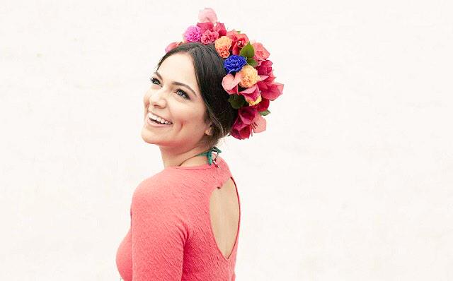 BethanyMota's tweet photo. My new collection launches this Saturday at @Aeropostale 🌻🌻🌻 get ready!!! 😊💋 http://t.co/MzZIBtHE9J