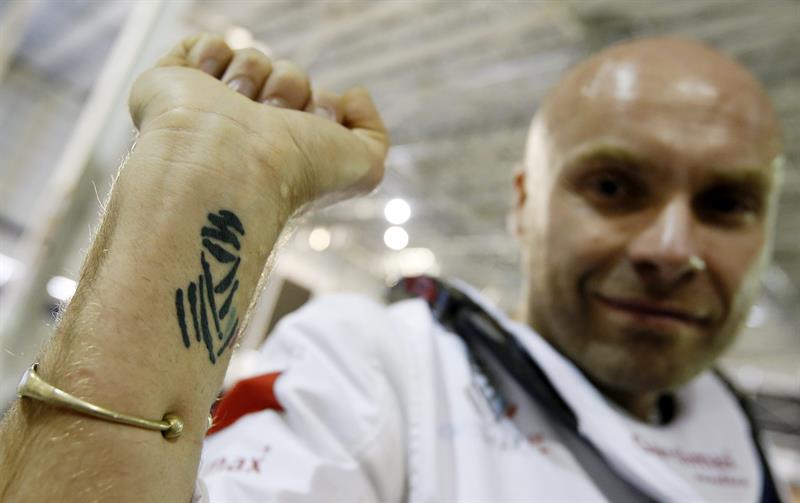 #Dakar2015 El piloto polaco de motos Michal Hernik murió disputando la tercera etapa... bit.ly/1tN2T9D