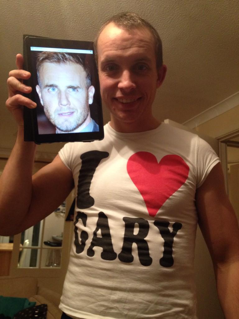KarenPinel1's tweet photo. @GaryBarlow look what my fiancé will wear for you to come and play at our wedding http://t.co/xPp5n2uXZu