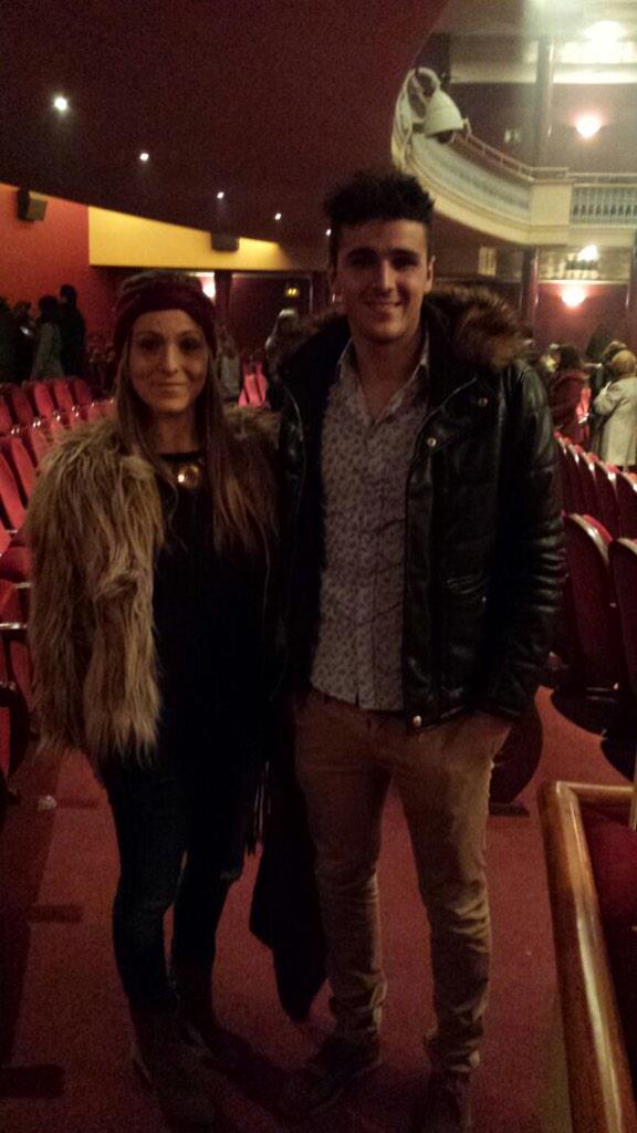 luis_martinez5's tweet photo. Increible concierto de @IndiaMartinez , muchisimas gracias sister @Angela_mq !! http://t.co/0yNZaZgiNu