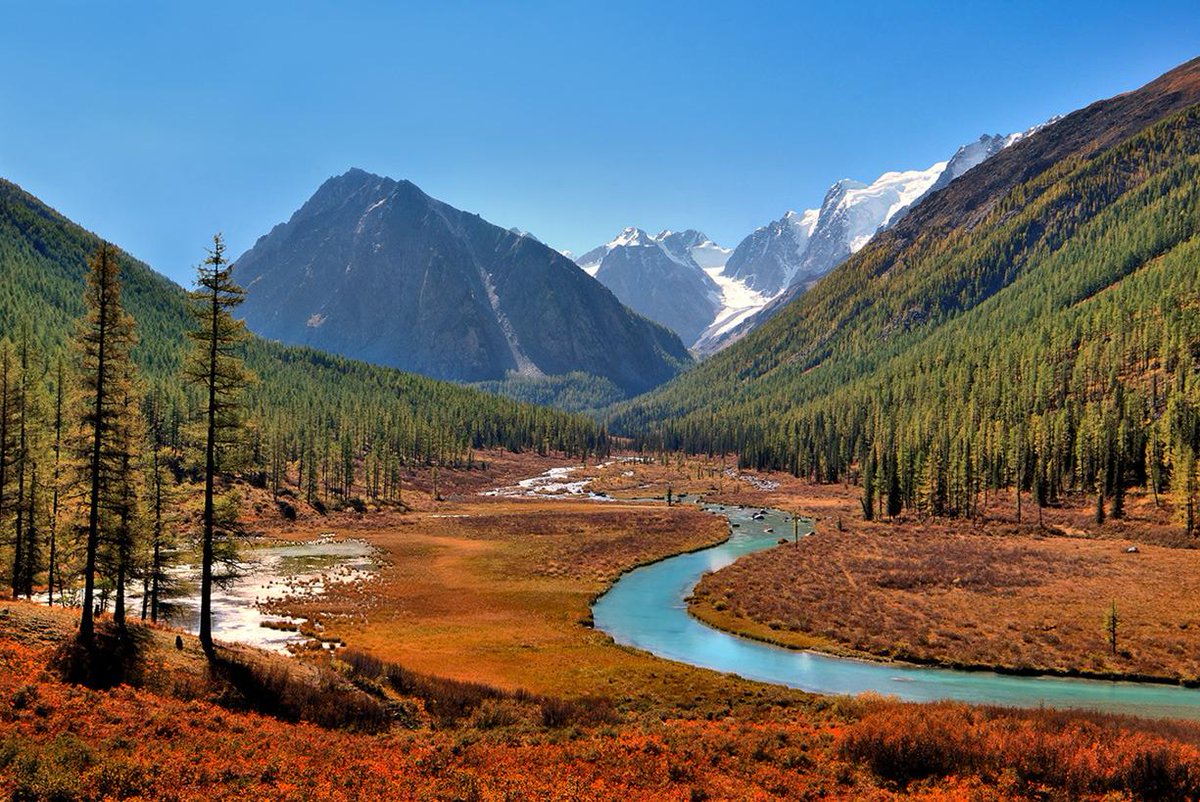 The Altai Mountains extends approx 1,200 miles from the Gobi Desert to the West Siberian Plain. #Russia #TravelFacts