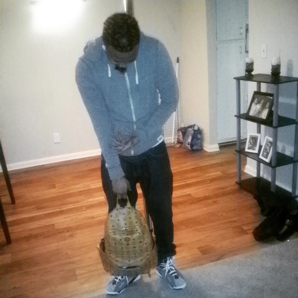 GadoJuan's tweet photo. #SLEEZUS #DELGADODREAMZ #IRATHER #DHMG #ORGANICMUSIC #ODHM #ORGANICDOPEHOLEMUSIC http://t.co/JSTXxW5gcP