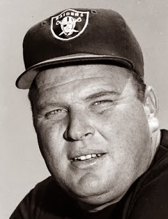 darrenrovell's tweet photo. 35 years ago, John Madden retired as Raiders coach. Picture at his hiring in 1969 &amp; at his retirement in 1979 http://t.co/wggN3F0Cx7