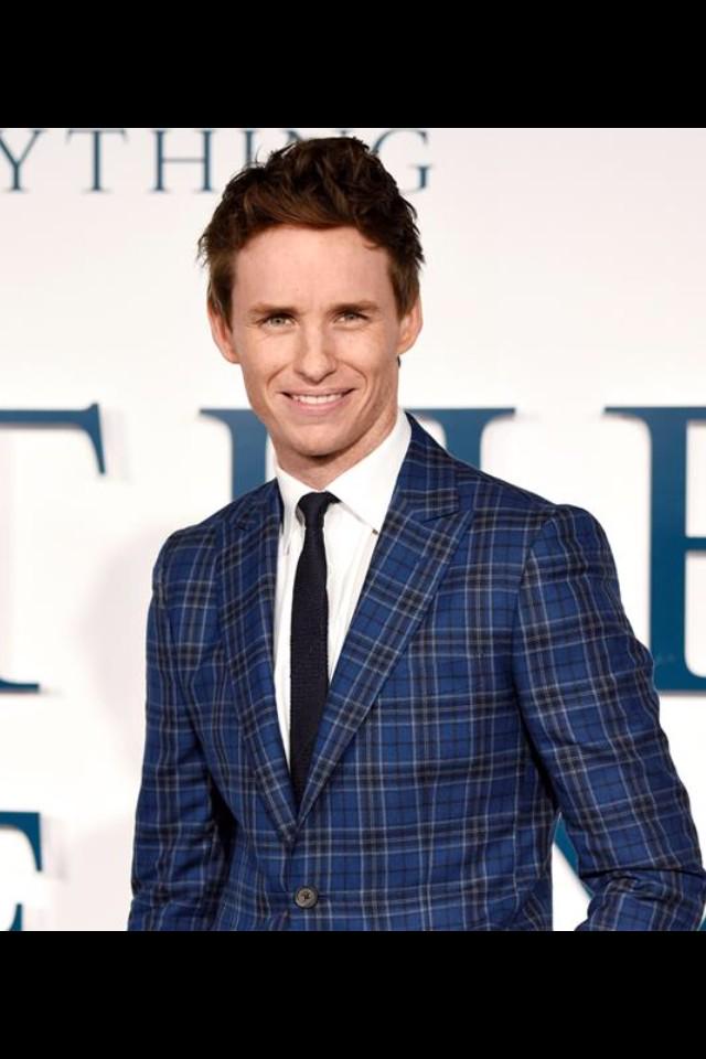 Happy birthday to the one and only eddie redmayne  