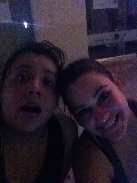 Diiianis's tweet photo. - Selfie de felicidad después del gym.
- Como que no estoy sonriendo!?!? http://t.co/QdyZgXzYJh