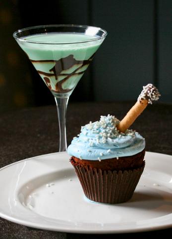 Artic Blast Cupcake all this month! #cupcakeofthemonth