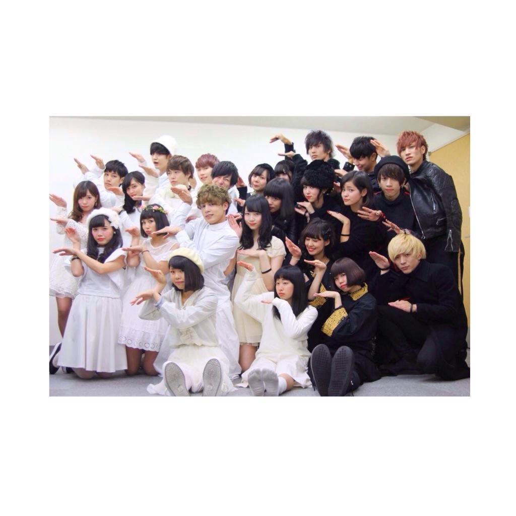 furukawa_wa_wan's tweet photo. 先日のFLASH1st行ってきました
古優が一番の目的だったんですが😔
でもFO優勝してれいくんひきいるバンドShapkaも良くって凄く楽しかったです!
春くんのバク転やれいん、PV最高でした
全てが輝いてました🌟👍#FLASH1st http://t.co/ckcwUNucMO
