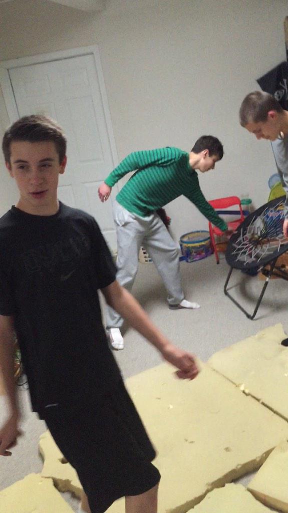 shuug21's tweet photo. Happy birthday big boiissssss you are a part of #longDcrew o http://t.co/EBdjgzt7Ay