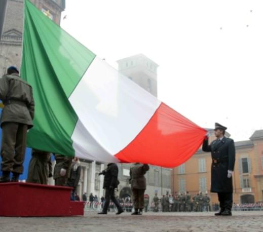 Oggi a ReggioEmilia si celebra il 218 #anniversario della nascita del Primo #Tricolore 🇮🇹 <a href="/matteorenzi/">Matteo Renzi</a> <a href="/lucavecchi72/">Luca Vecchi</a>