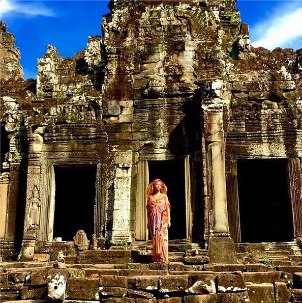 InStyle's tweet photo. .@beyonce's Instagram is giving us a serious case of wanderlust: http://t.co/rmd5GRH9RV http://t.co/nbwIT6Owdt