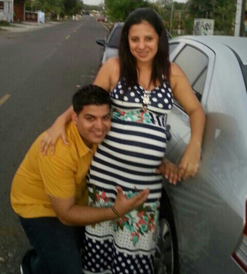 JeruskaT's tweet photo. Mi cuñada bella. tus papitos Gaspar y Laxmi y toda la familia estamos ansiosos x tu pronta llegada. http://t.co/WMcPM0ltoM