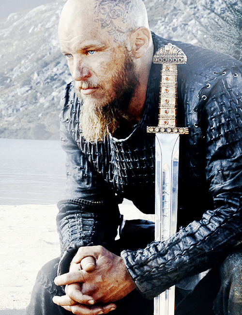 New year, new raids... RT if you're ready for Season 3! Don't miss <a href="/HistoryVikings/">#Vikings</a> February 19th on HISTORY.