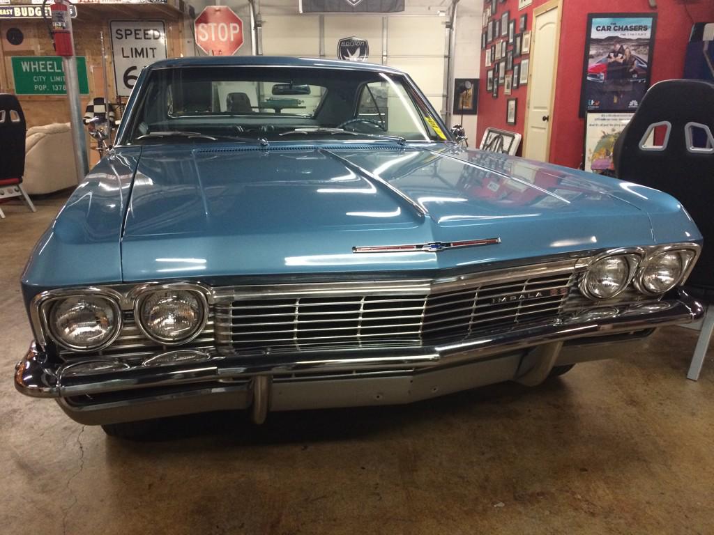 Flat12Gallery's tweet image. Flat 12 will be open again tomorrow 10-2 #CarChasers