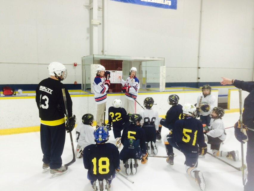 AnnArborAHockey's tweet image. @usantdp shows off one of their favorite drills.  #smallareagames #admkids #usahockey