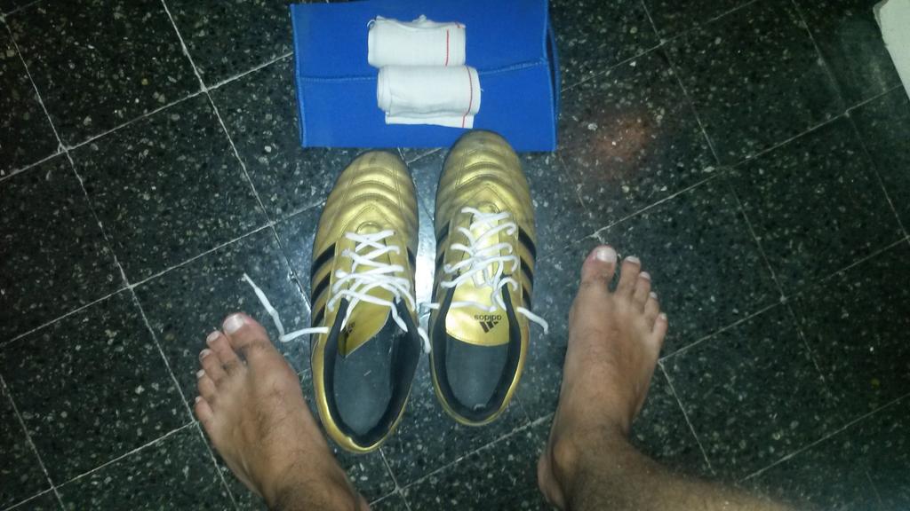 leann_ro's tweet photo. Volvio el futbol #Picado #Amigos http://t.co/pw4mszisfT