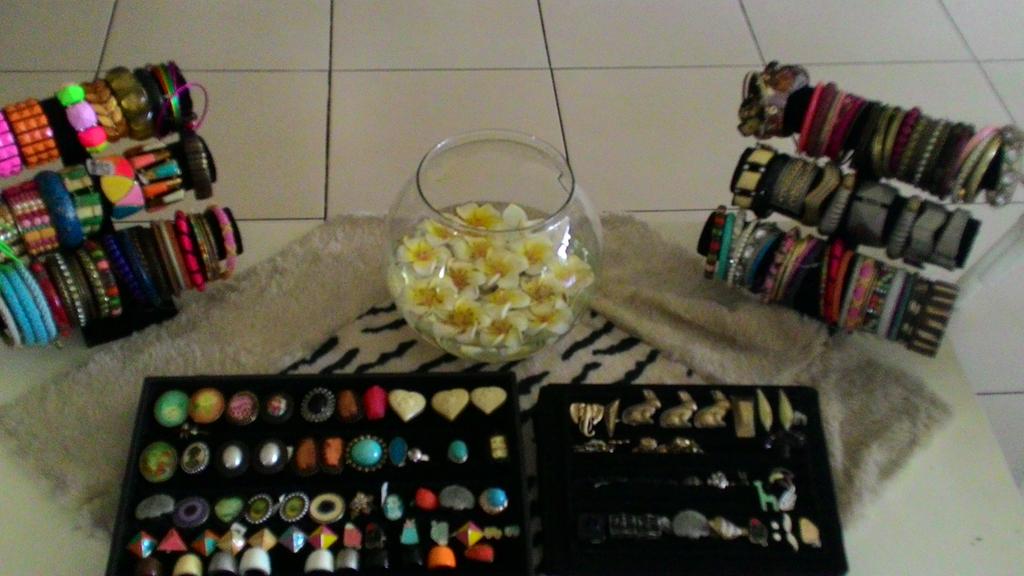 Aneka model aksesoris yg bsa anda miliki only <a href="/GumatiCafe/">Gumati Cafe & Resto</a>,  Paledang Bgr