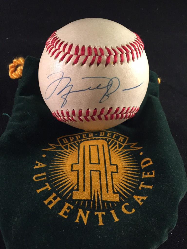 maevro's tweet photo. #MichaelJordan #Autographed #Baseball #UpperDeckAuthenticated @UpperDeckSports @UpperDeckGOAT #MaevroCollection http://t.co/ORl2x9nEXF