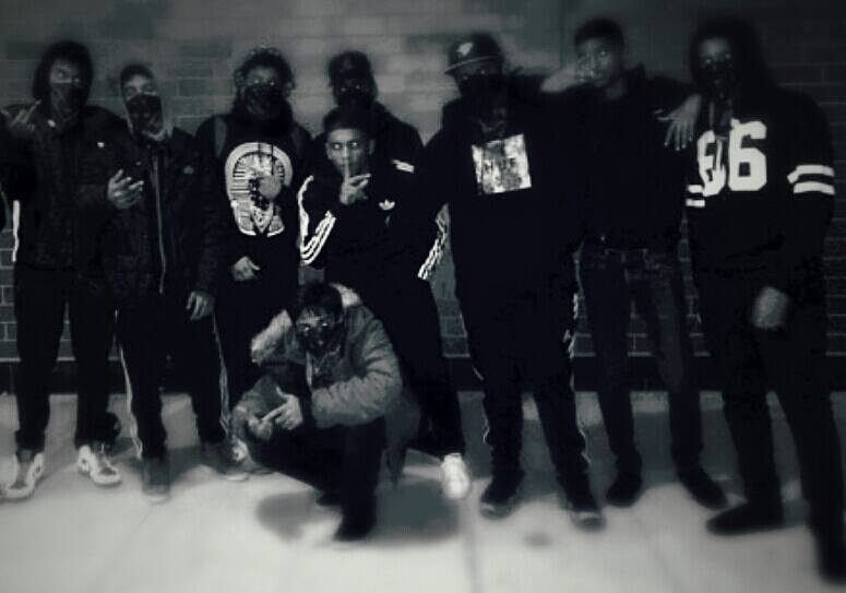 SquadShoutouts's tweet photo. Shoutout to the boss Tamils for being the toughest out there #keepitup #thekidinthemiddlelookslikeavampire #Squaaddup http://t.co/uhXXQUnFf3