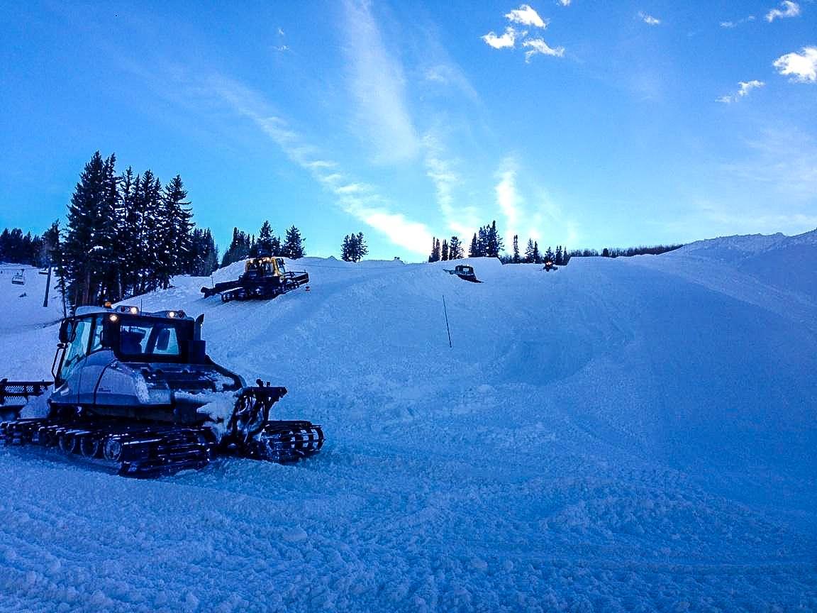 AspenSnowmass's tweet photo. Serious progress. RT @XGames: Over the next 16 days, Buttermilk will transform into the best show on snow. #XGames http://t.co/OMAwPeneeB