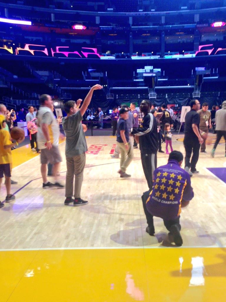 CValleyLakers's tweet photo. .@jbfour04 and Coach Scott taking on challengers at today's @LASportsTweets #LakersAllAccess event. http://t.co/rMoLlWOseT